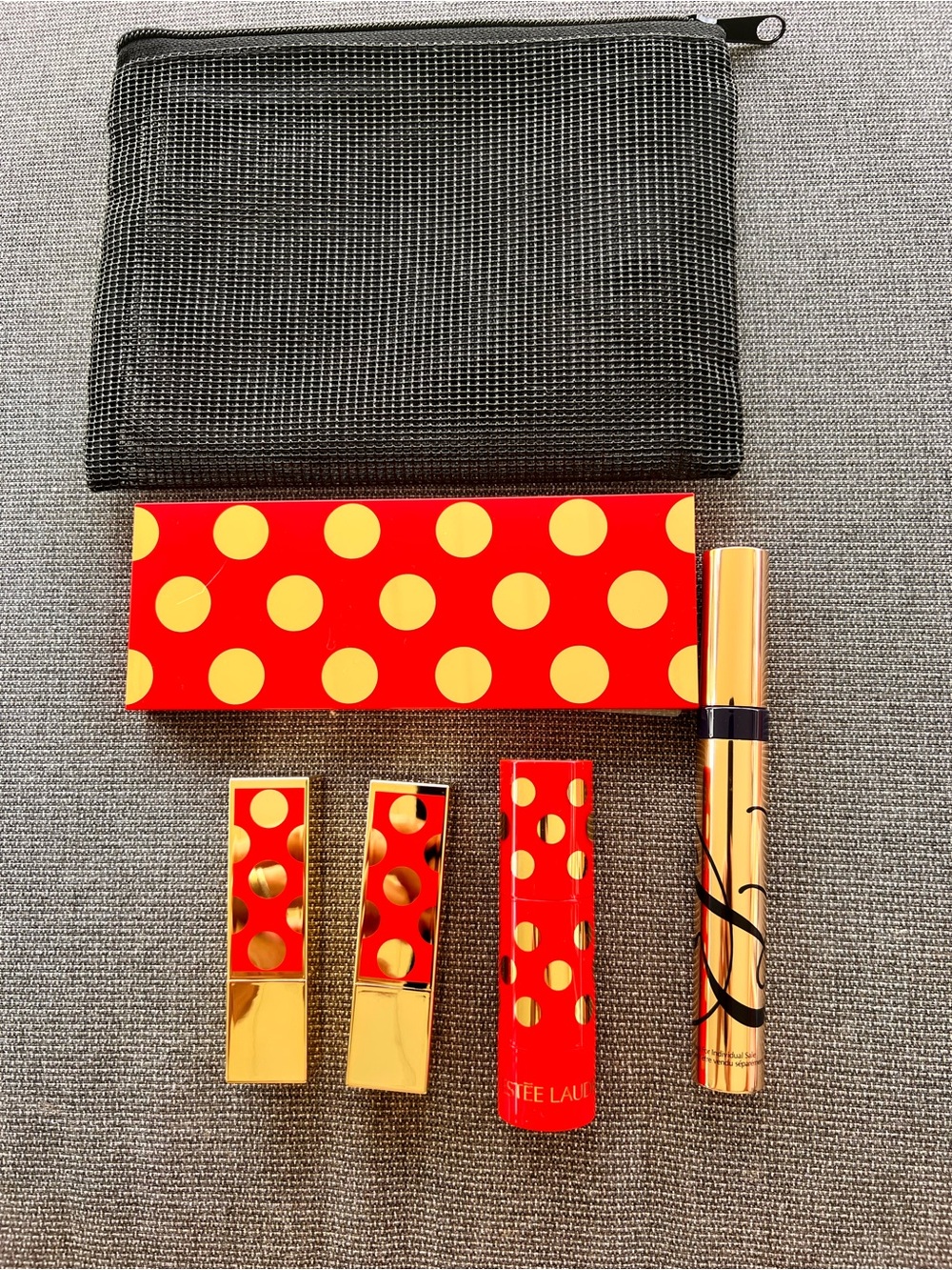 Estee Lauder Eyeshadow Blush Lip and Mascara Set in Mesh Zipper Bag ~ NIB